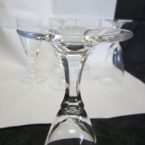 VTG 90'S FACETED STEM SMALL GLASS, SIMPLE ELEGANCE, GREAT FOR TOASTING - Picture 4 of 7